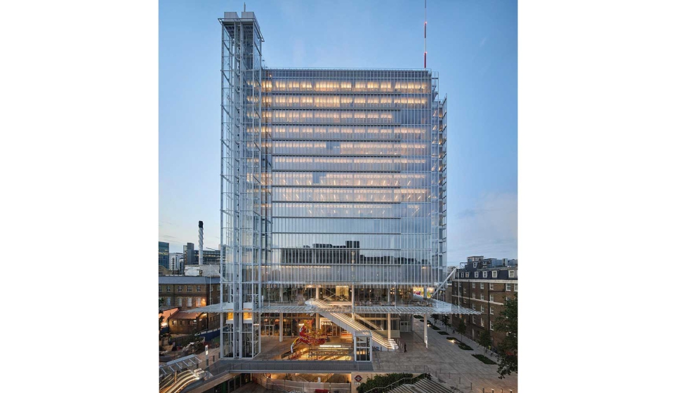 En el muro cortina de la fachada de Paddington Square se ha empleado el vidrio extraclaro bajo en hierro Clearvision de AGC combinado con la capa de...