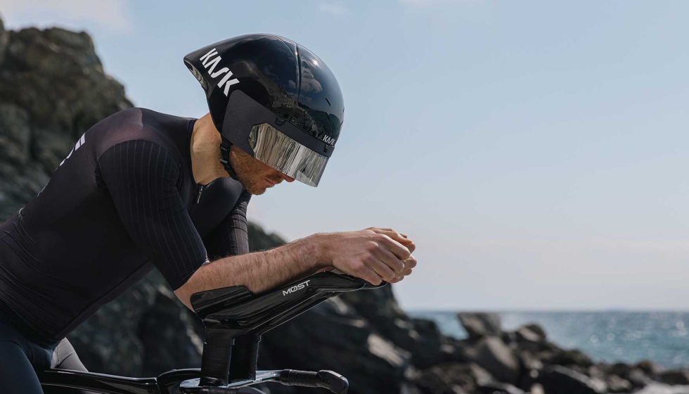 El KASK Mistral 3.0 incorpora el nuevo Aero Pro Visor 3.0, desarrollado y validado junto a Filippo Ganna