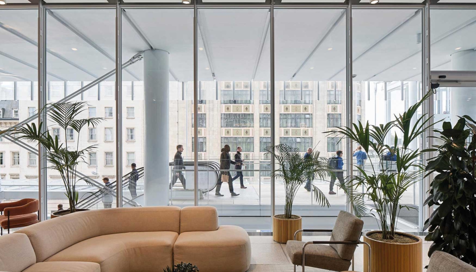 O projeto Paddington Square, com parede cortina equipada com vidros da AGC, foi concebido pelo est�dio RPBW. Foto: Hufton+Crow...