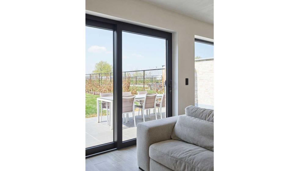 Deceuninck desarrolla sistemas de ventanas y puertas fabricados con altos porcentajes de material reciclado y completamente reciclables al final de...