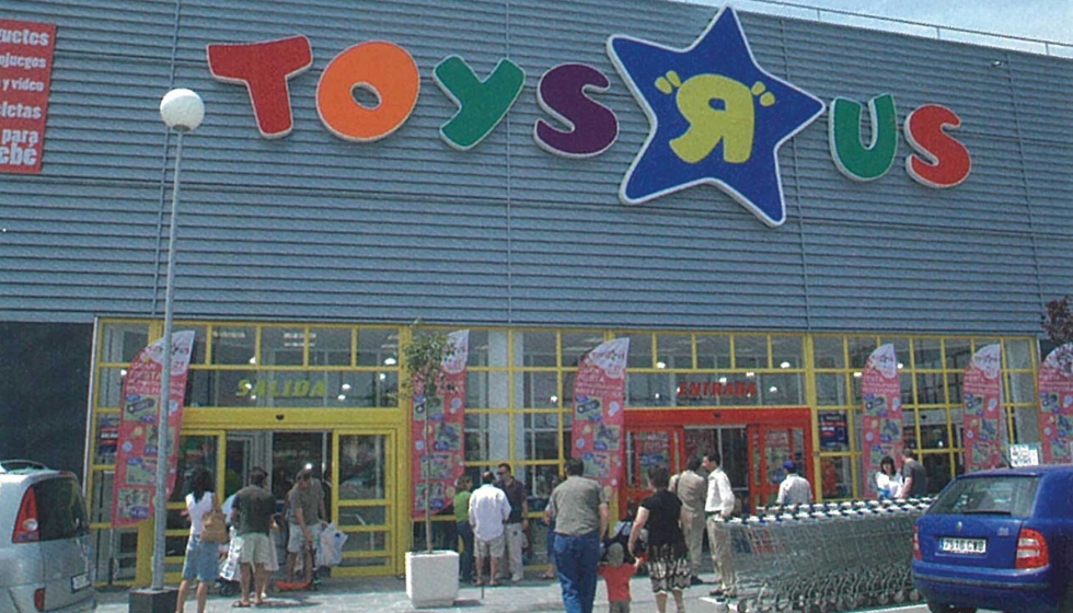 En 1991, se inaugur� el primer Toys 'R' Us en Espa�a y se constat� la expansi�n de los centros comerciales, hipermercados y grandes almacenes...