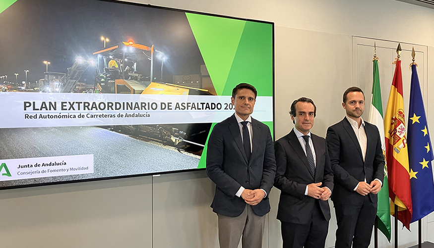El consejero de Fomento y Movilidad de la Junta de Andaluc�a, Mario Mu�oz-Atanet, en el acto de presentaci�n del 'Plan de Asfaltado'...