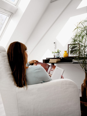 En verano, el sistema Velux Integra Active reduce la entrada de calor hasta en un 95%