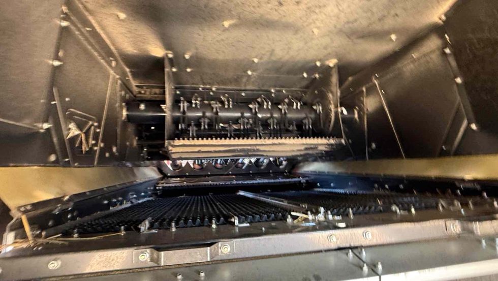 Sistema de limpieza Cross-Flow basado en sinfines: control del flujo del cultivo, clasificaci�n del material por densidad y autolimpieza...