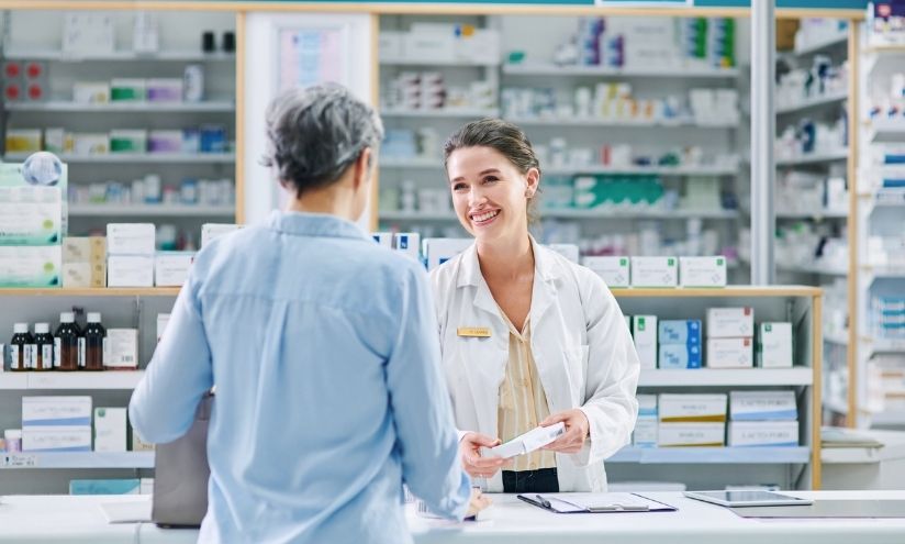 Foto de La farmacia comunitaria, con una red de 22.273 establecimientos, se refuerza como punto de atenci�n sanitaria m�s cercano al paciente