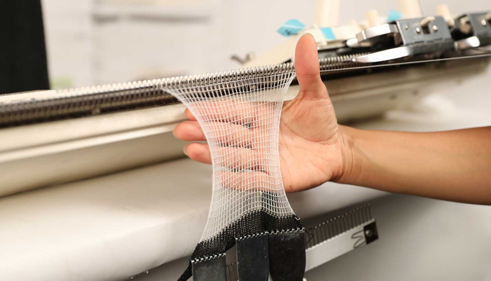 La fibra FibeRobo es totalmente compatible con la maquinaria textil existente; puede utilizarse para fabricar tejidos con capacidad de transformaci�n...