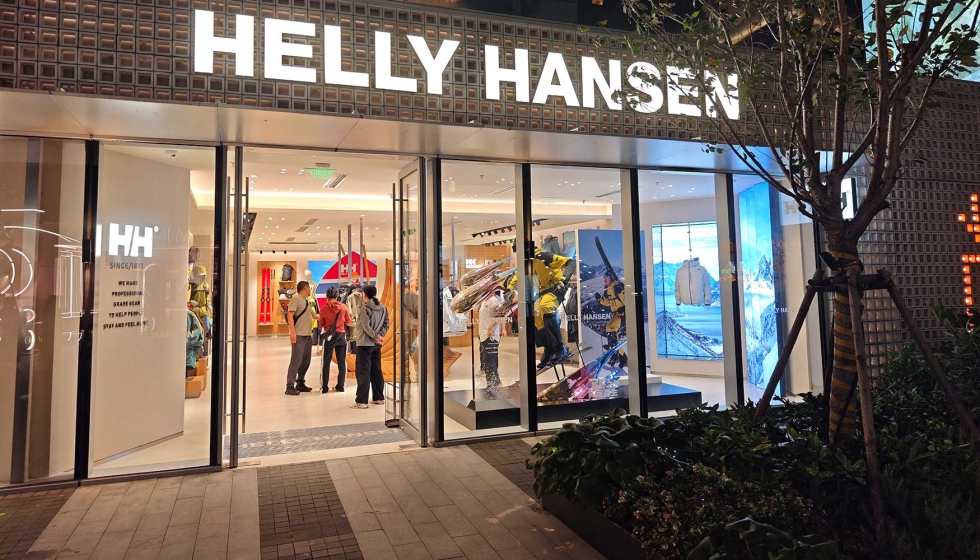 Foto de Kontoor Brands eleva sus previsiones de beneficio impulsada por Helly Hansen