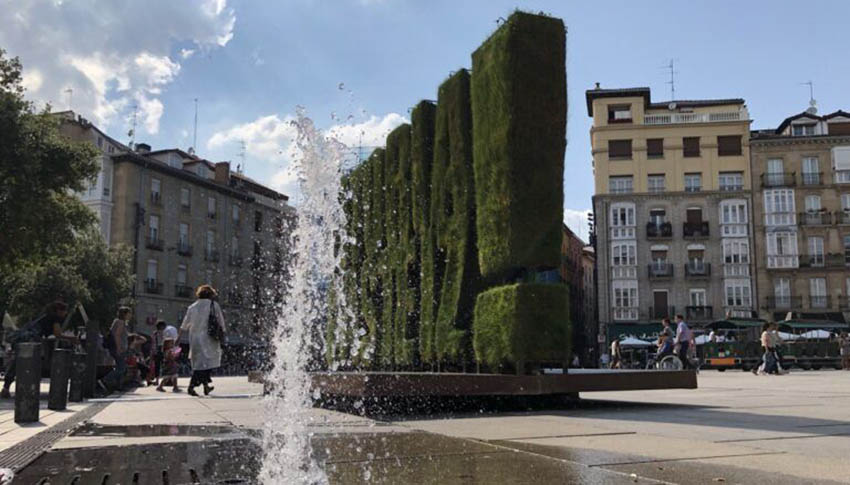 La limpeza y mantenimiento se llevar� a cabo en 28 fuentes repartidas por la capital alavesa para asegurar su conservaci�n y operatividad...
