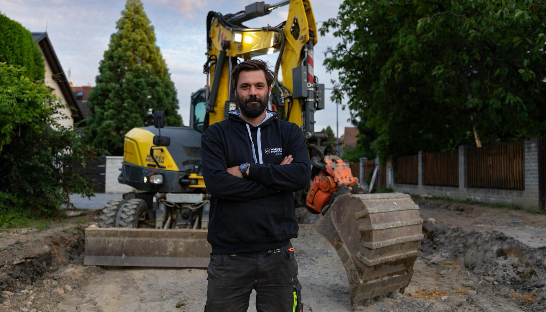 La EW100 presta apoyo a Krejč� Vodovody en la construcci�n de tuber�as en la Rep�blica Checa...