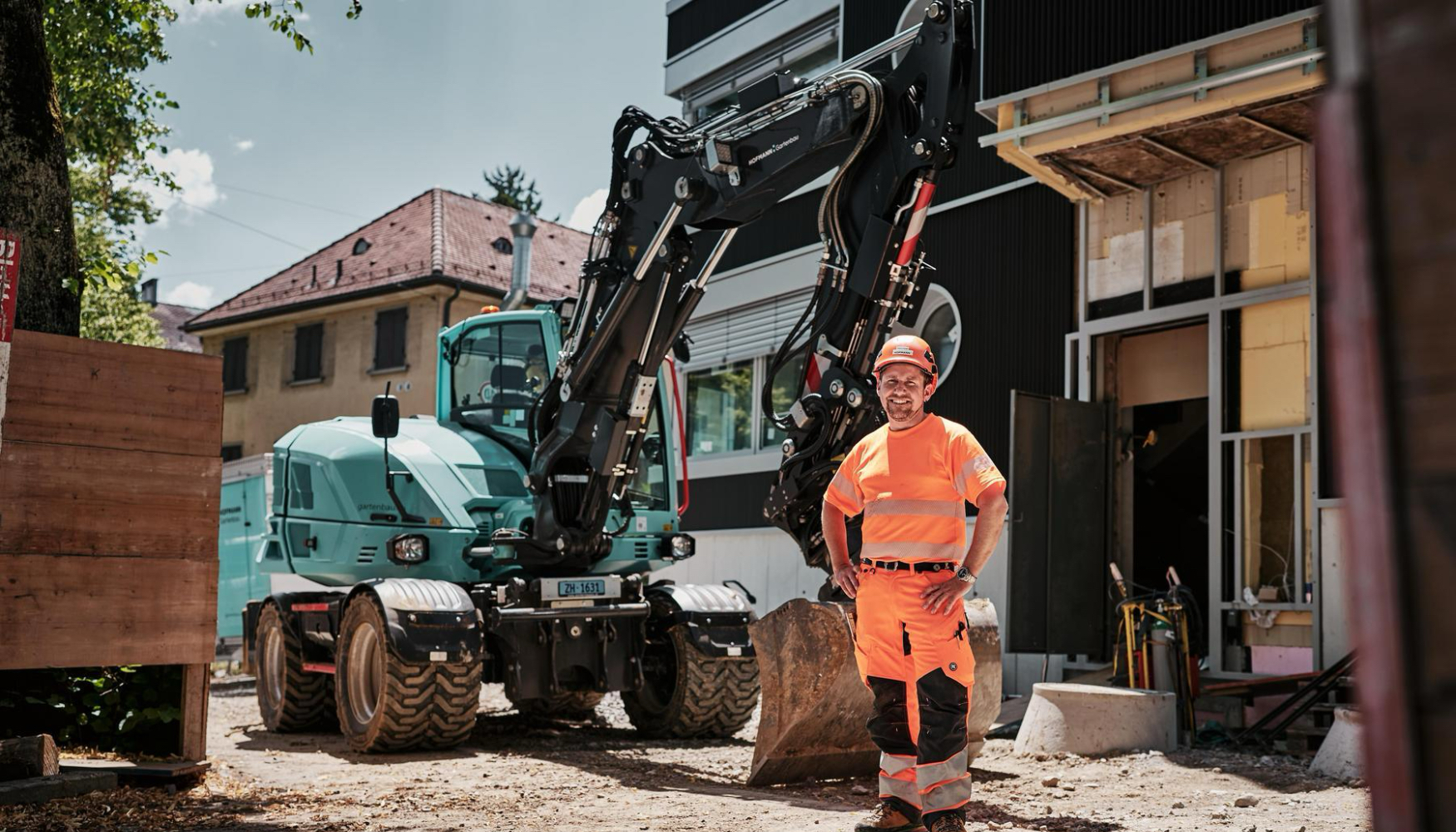 En el Grupo Hofmann, en Winterthur, la EW100 despliega sus puntos fuertes en obras en el centro de la ciudad...