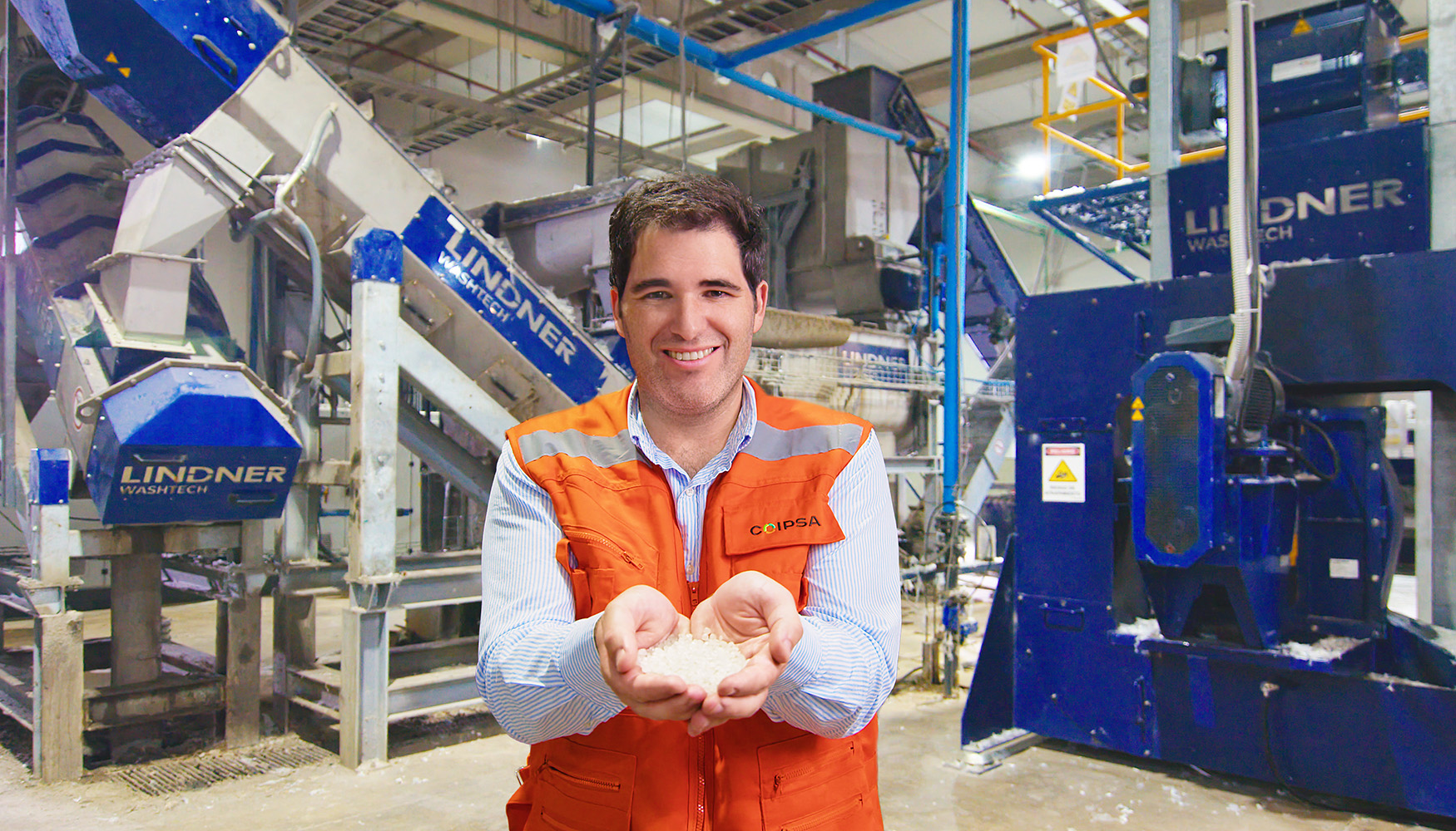 El gerente Industrial de Recupac, Eugenio Bascu��n