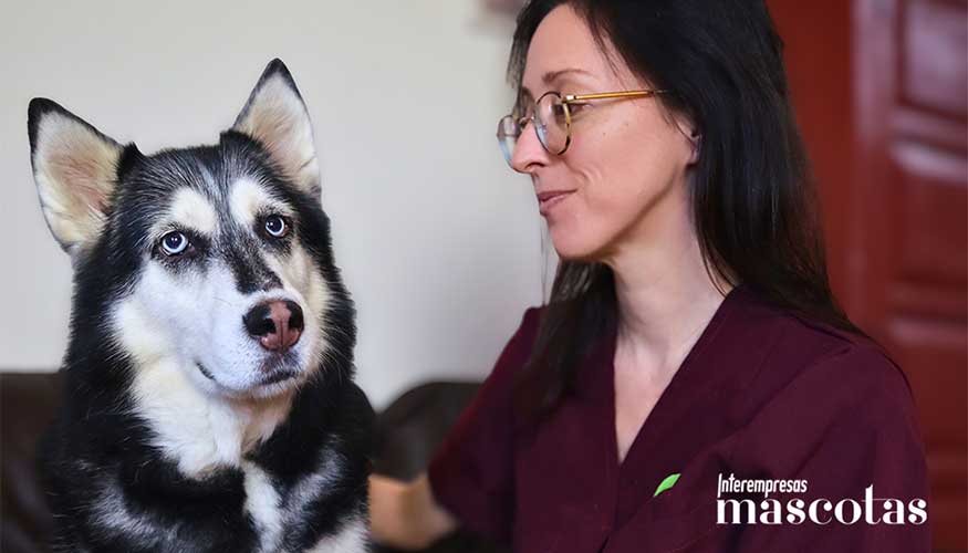 Magali Mart�n, auxiliar t�cnico veterinario especializada en nutrici�n canina y felina