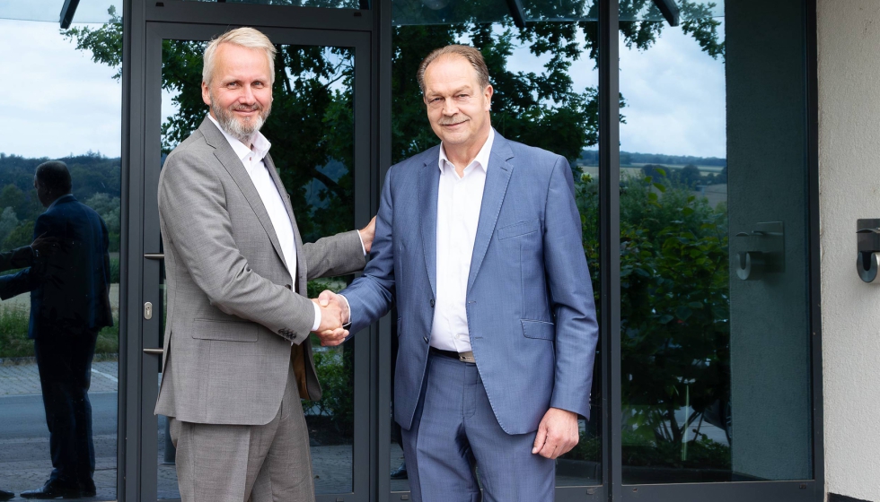 Nueva direcci�n en el Grupo Hegla: Christian Decker sustituye como CEO a Bernhard H�tger, quien se jubilar� el 30 de septiembre de 2026...