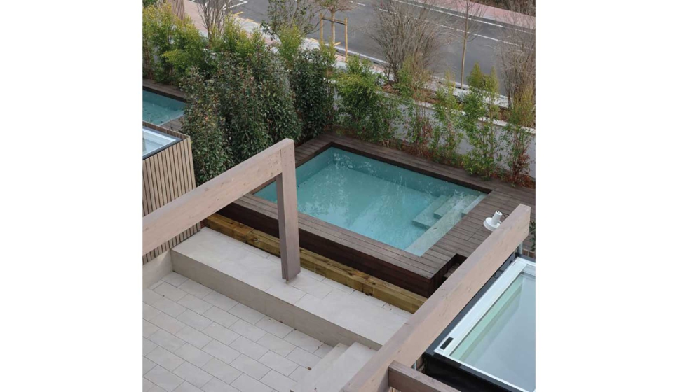 Lograr una superficie exterior que cumpliera con las exigentes demandas est�ticas de Batlleiroig Arquitectura...