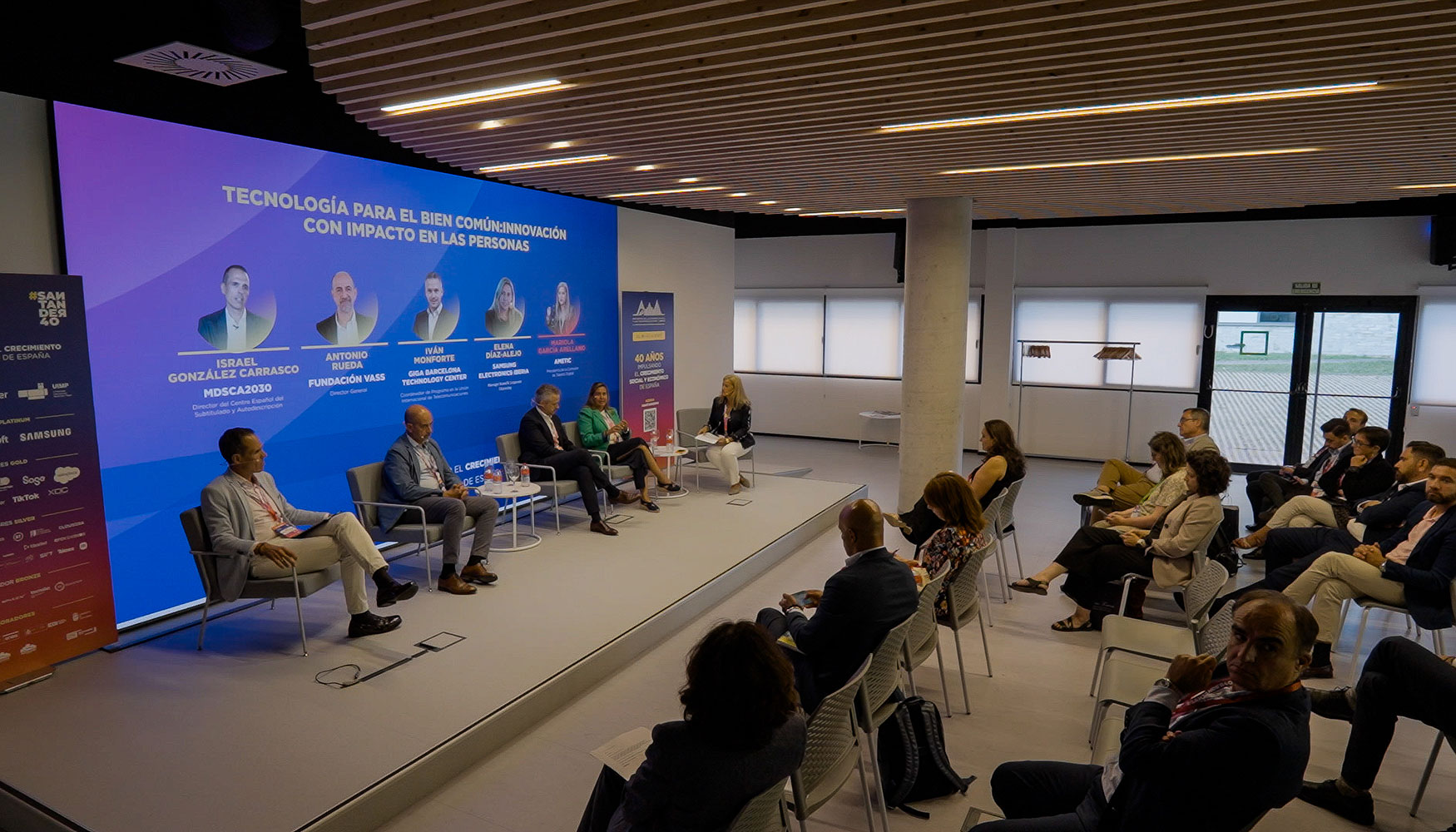 El sector analiza las brechas de adopci�n de herramientas de seguridad digital en las familias y la urgencia de capacitar a docentes y padres en...