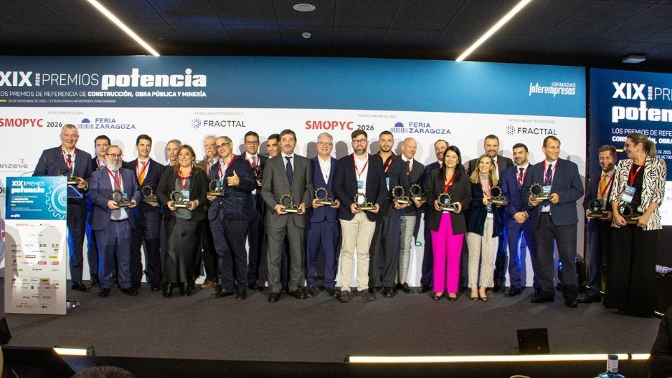 Foto de fam�lia dos vencedores da edi��o anterior dos Pr�mios Potencia, realizada a 20 de novembro no est�dio Riyadh Air Metropolitano, em Madrid...
