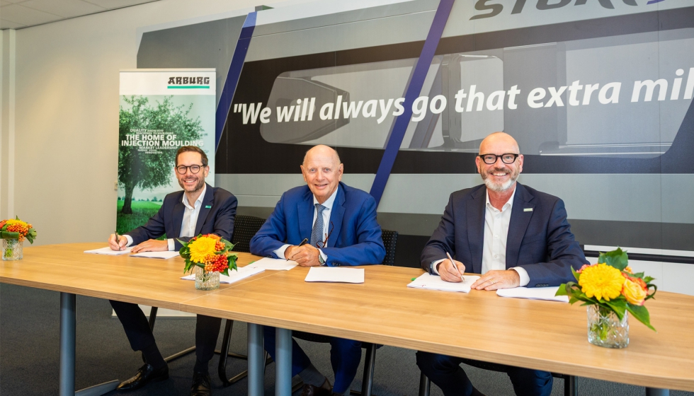 Arburg adquiere Stork IMM (de izquierda a derecha)...