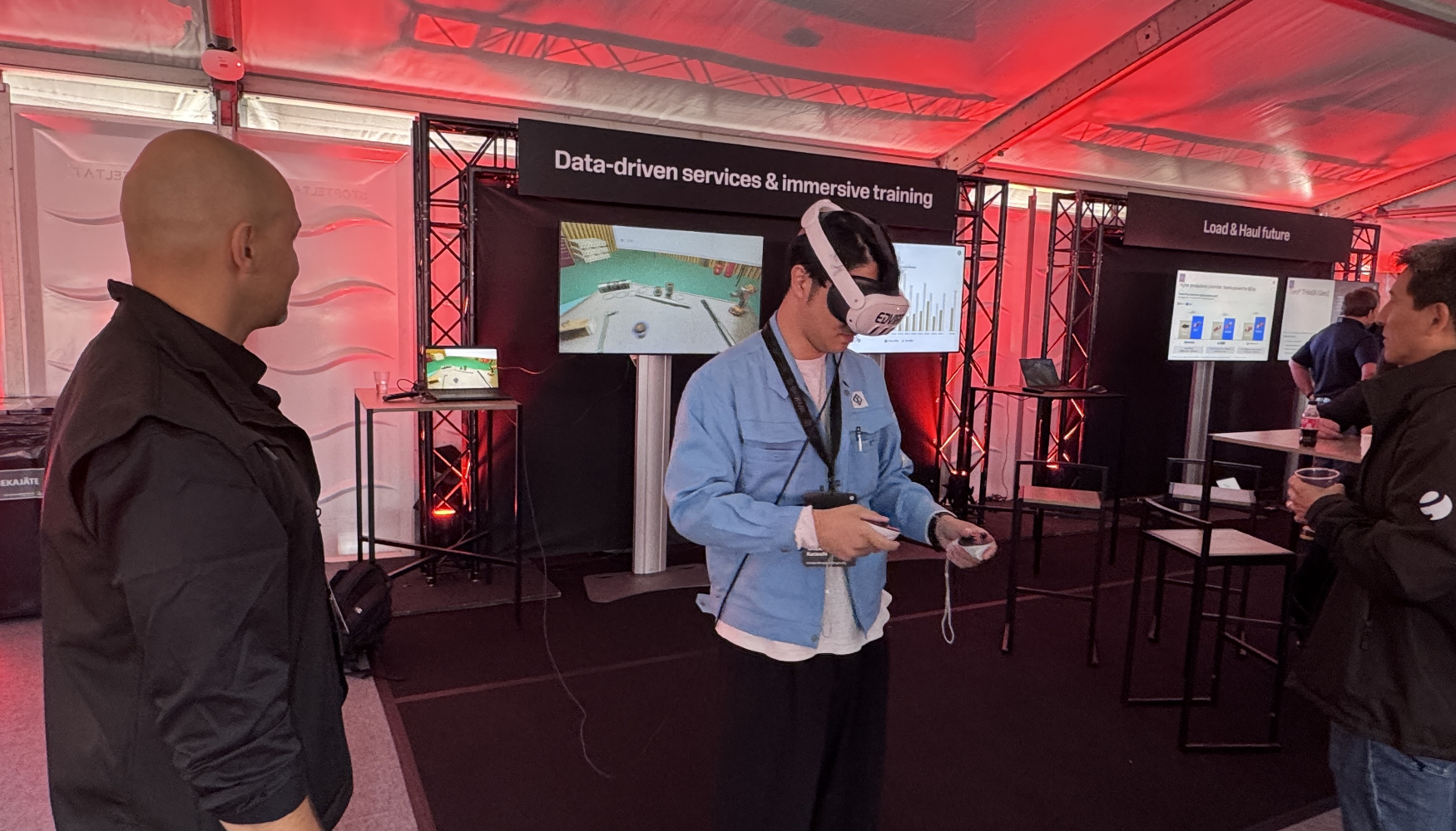 Los asistentes al Future of Mining 2026' pudieron ver y probar otras muchas avanzadas soluciones como los simuladores para formaci�n de Sandvik...