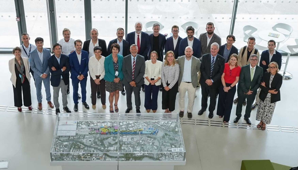 Representantes de AeroS y de las empresas catalanas participantes durante la misi�n empresarial en Toulouse con el conseller de Empresa de la...