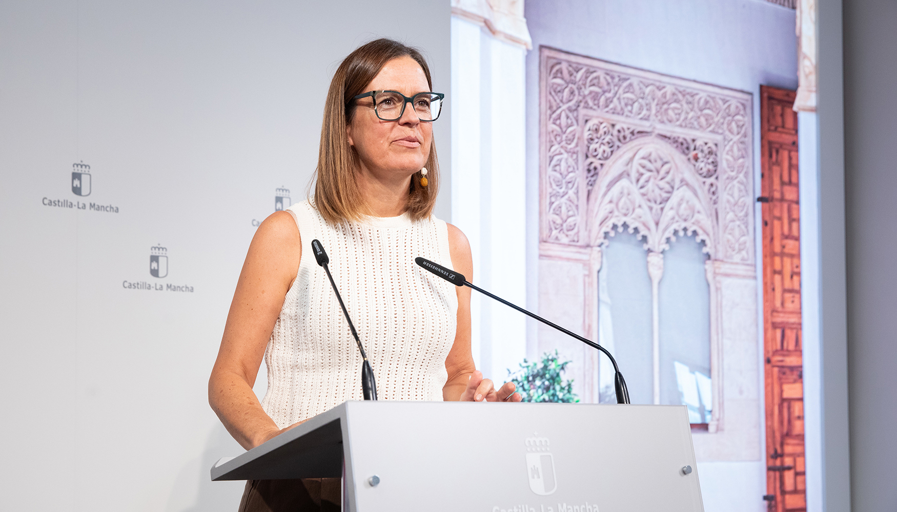 La consejera Portavoz del Gobierno de Castilla-La Mancha, Esther Padilla...
