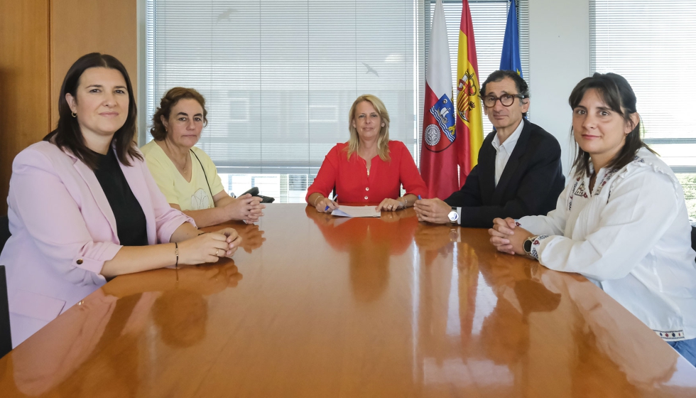 Reuni�n entre los responsables del Gobierno de Cantabria y la Asociaci�n de Criadores de Ganado Vacuno de la Agrupaci�n Pasiega...