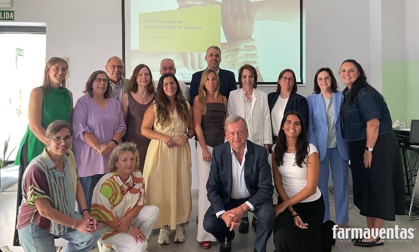 Representantes de las asociaciones de pacientes Uni�n Galega de Epilepsia (UGADE), Asociaci�n de Personas con Epilepsia de Castilla y Le�n (ASPECYL)...