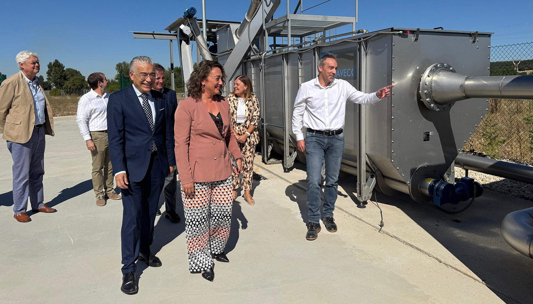 La consejera de Medio Ambiente y Energ�a, Mar�a Gonz�lez Corral, durante su visita a la EDAR de Ibeas de Juarros