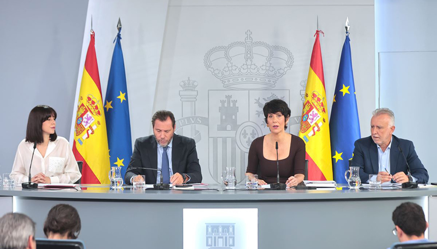 La ministra de Ciencia, Innovaci�n y Universidades, Diana Morant; el ministro de Transportes y Movilidad Sostenible...