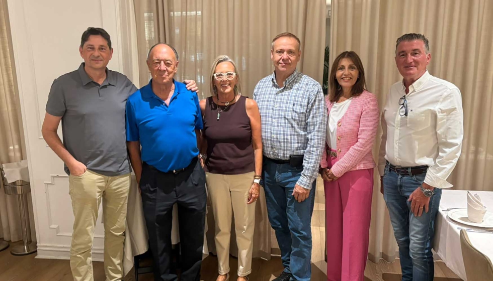 Representantes de las entidades y empresas reconocidas en los XXIV Premios Femeval