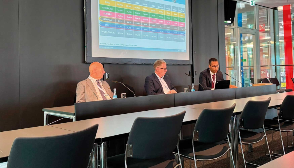Riccardo Gaslini, Markus Heering y Orion Palmer durante la presentaci�n de EMO Milano 2027 en Stuttgart