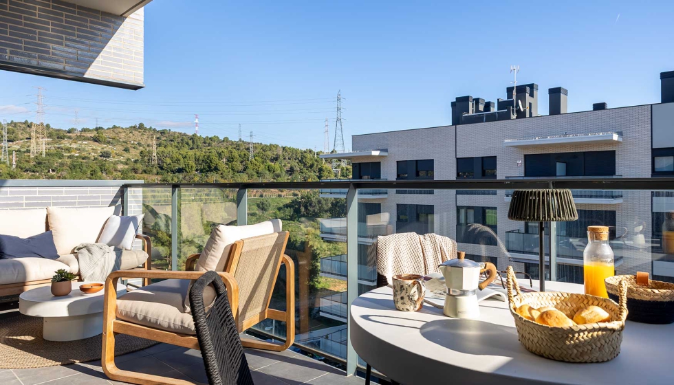 Detalle de la terraza que crea una conexi�n visual con el interior de la vivienda