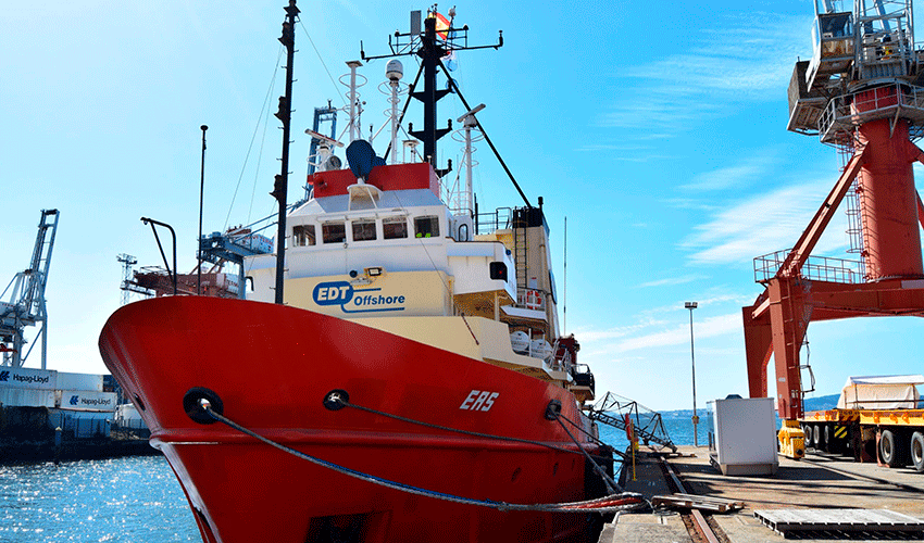 El remolcador offshore EAS acompa�a al BUXENUS en una operaci�n que contempla trabajos de desmovilizaci�n, mantenimiento, calderer�a y mec�nica...