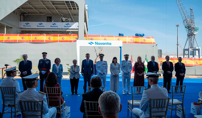 Autoridades de la Armada, Navantia y representantes institucionales durante la ceremonia de bautizo del A-21 �Poseid�n� en Puerto Real...