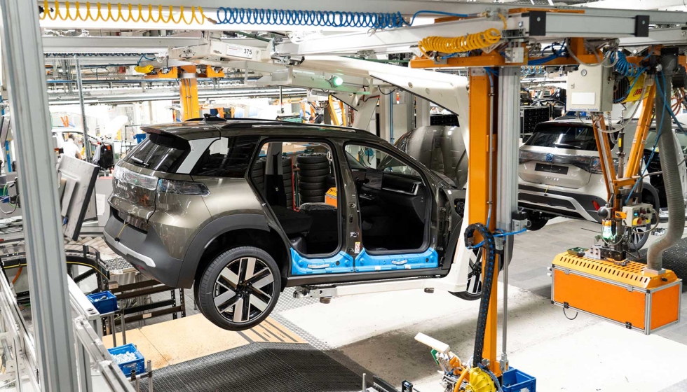 El primer ID. Cross producido en Volkswagen Navarra corresponde al acabado Life y est� equipado con un motor el�ctrico de 155 kW (211 CV)...