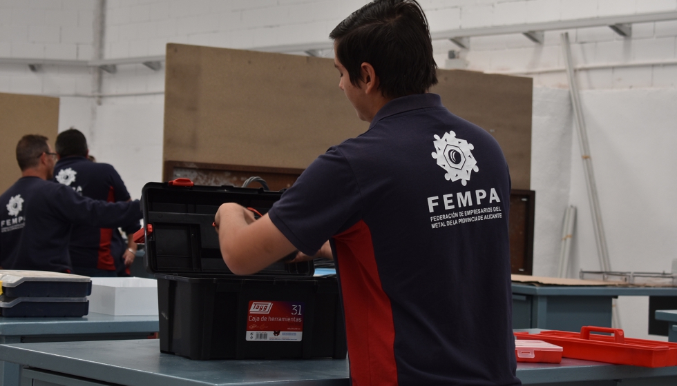 En septiembre iniciar�n su formaci�n 86 alumnos en los ciclos oficiales de T�cnico en Instalaciones El�ctricas y Autom�ticas y T�cnico Superior en...