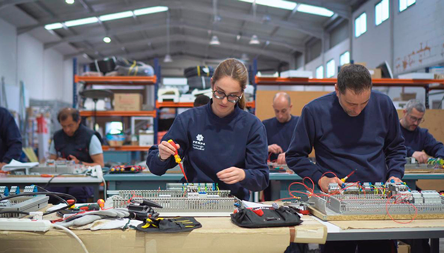 Contar con m�s de 200 alumnos form�ndose en electricidad supone una oportunidad muy relevante para el tejido empresarial de Alicante�...