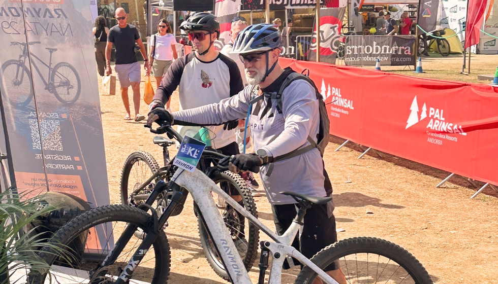 Raymon llen� todas sus reservas de Demo Bike durante el festival