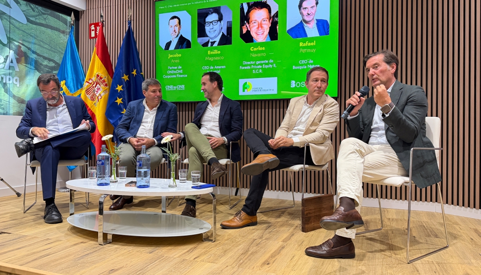 Participantes en la �ltima sesi�n de la jornada sobre inversi�n en la industria de la madera