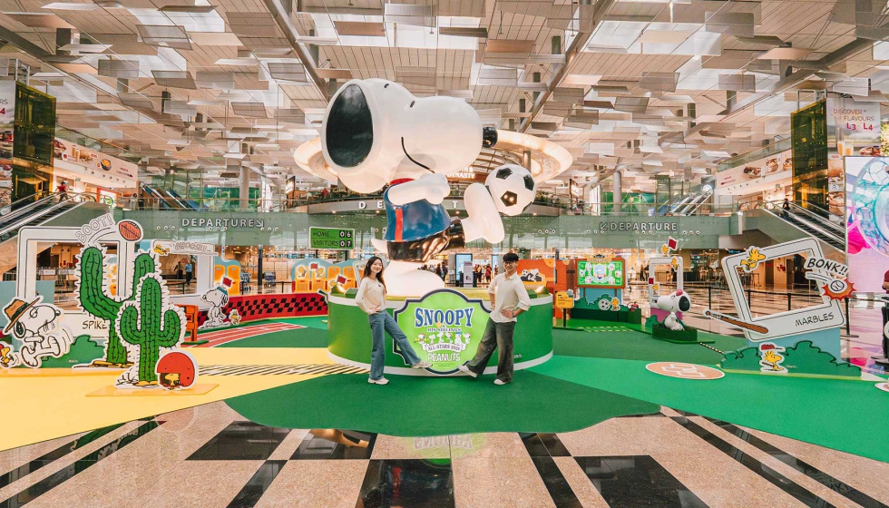 Activaci�n de Snoopy en el aeropuerto Changi (Singapur)