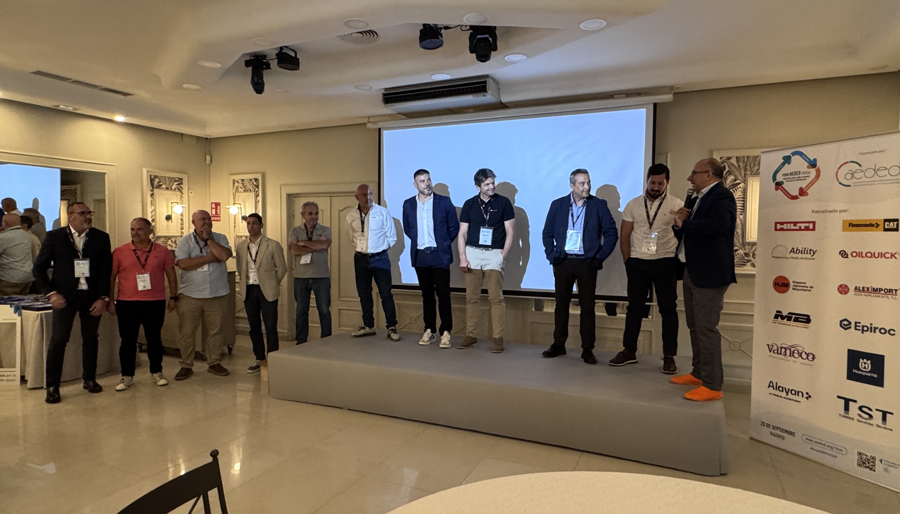 Representantes de las empresas patrocinadoras del Foro AEDED 2026