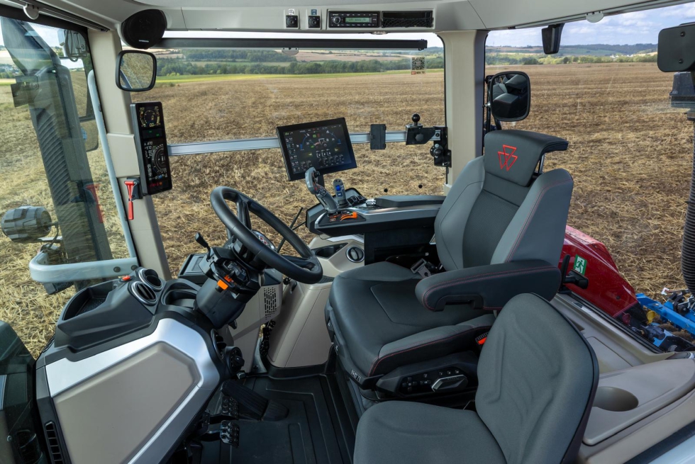 Puesto de conducci�n del MF 7S Mark 2
