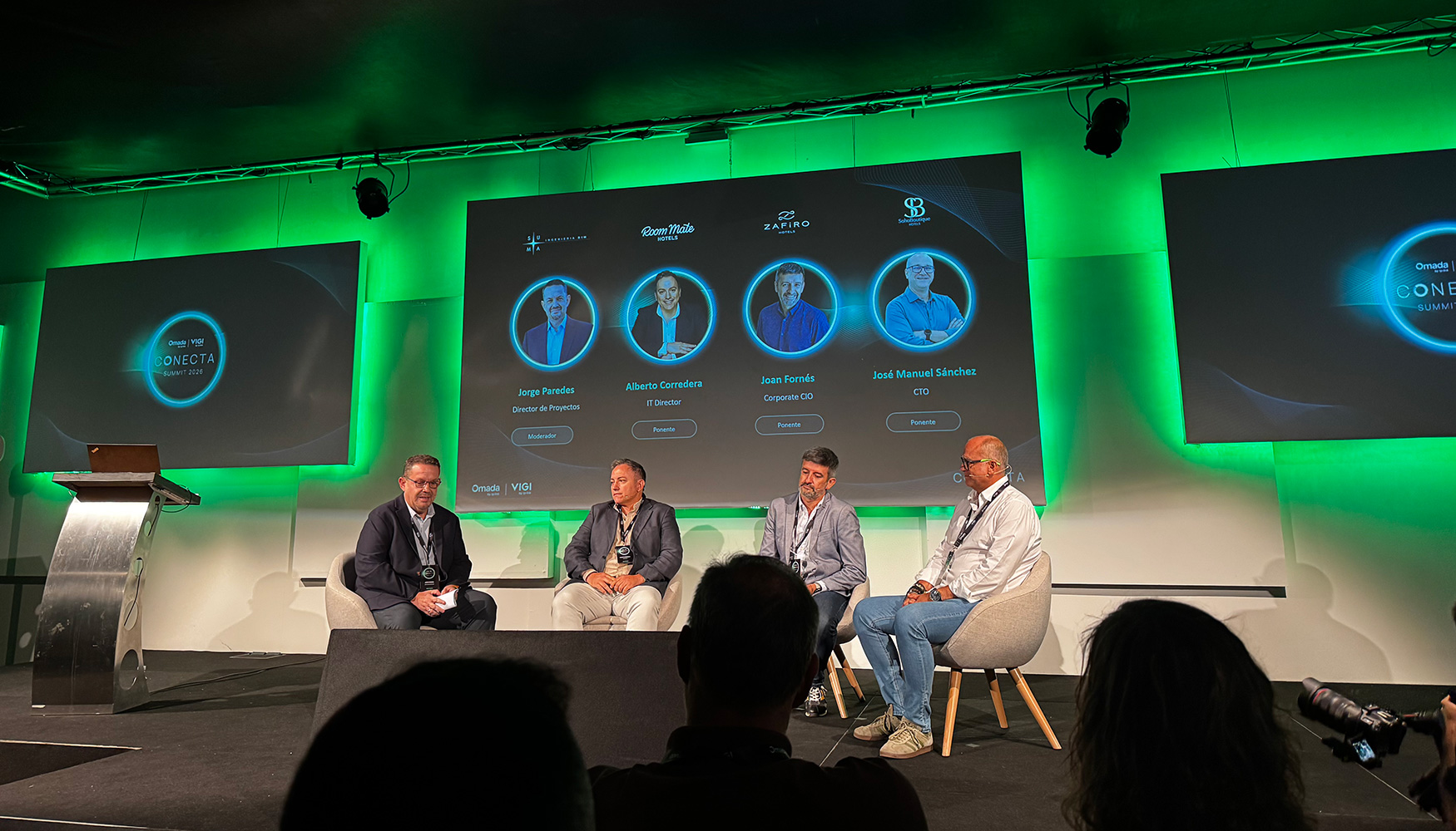 Los responsables tecnol�gicos de Room Mate Hotels, Zafiro Hotels y Soho Boutique Hotels analizaron los retos de la conectividad en el sector hotelero...