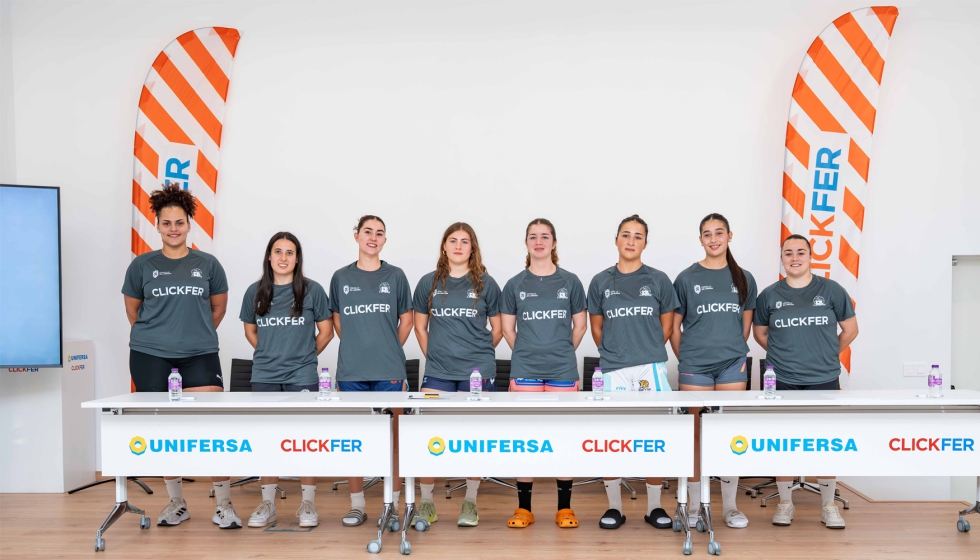 Presentaci�n del equipo s�nior femenino nacional del Club Baloncesto Laracha