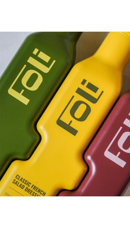 La selecci�n de aceite de oliva y otros ingredientes llev� a la fundadora de FOLI a buscar productores en Espa�a e Italia...