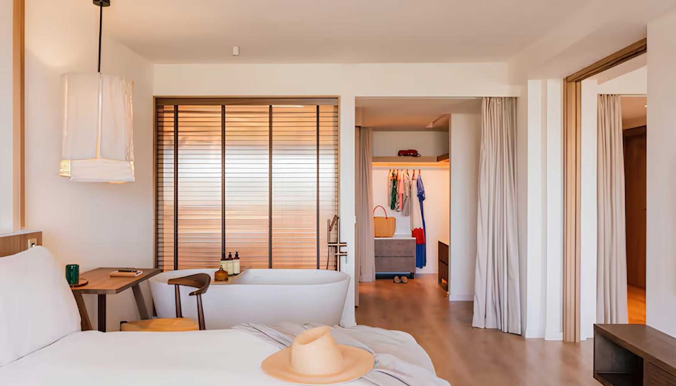 Carmela Mart� Decoraci�n ha empleado venecianas de madera en su proyecto ME Marbella