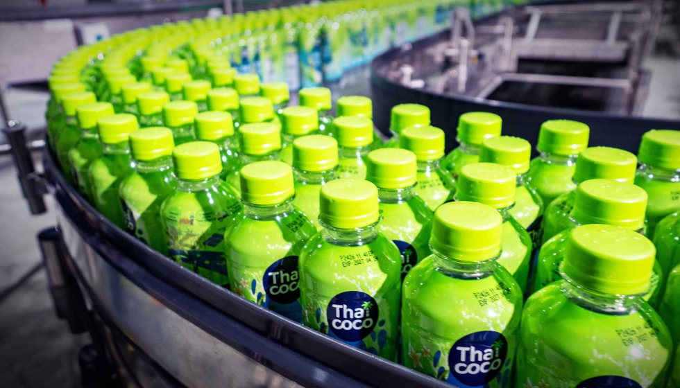 La nueva l�nea permite a Thai Coconut producir bebidas de coco con y sin gas en botellas de PET de 350 ml