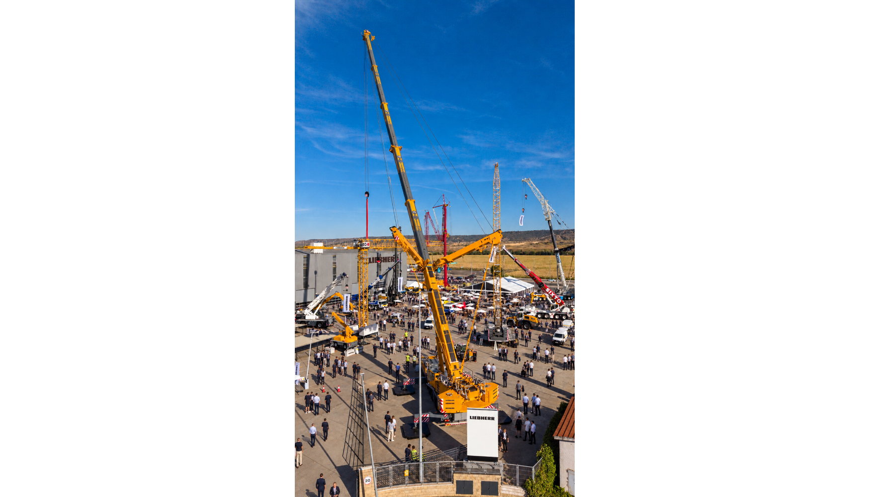 El D�a del Cliente cont� con una amplia exposici�n de innovadora maquinaria de Liebherr