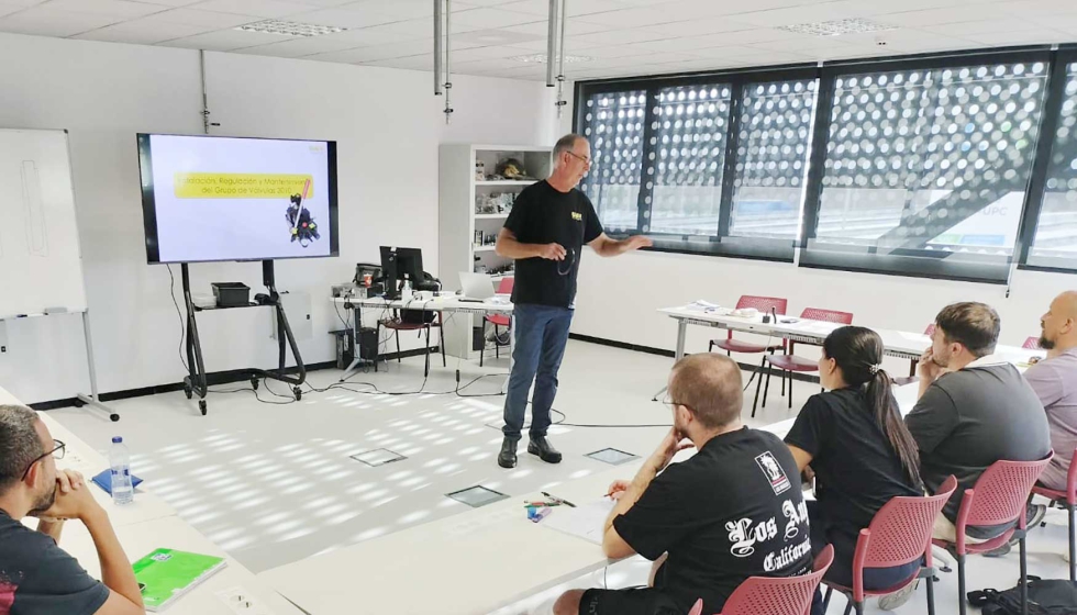 GMV Eurolift imparti� una jornada t�cnica sobre equipos hidr�ulicos y sus componentes a los alumnos del certificado profesional del Gremio de...