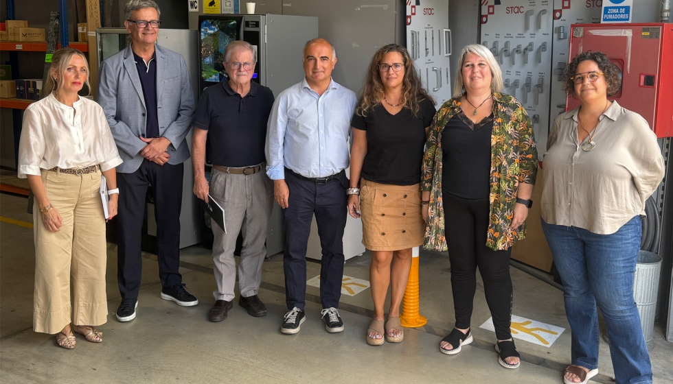 Visita del Ayuntamiento de Ripollet a las instalaciones de Aluminios Marton...