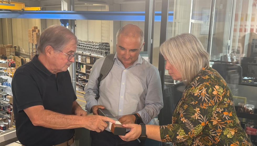 Los representantes del Ayuntamiento se mostraron muy interesados por la actividad de Aluminios Marton